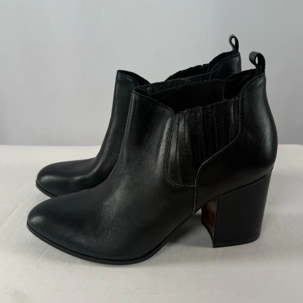 Kelsi Dagger Leather Pull‎ On Heeled Bootie in Black Size 9.5